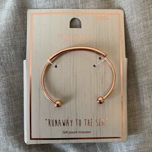 “Runaway to the sea” bracelet